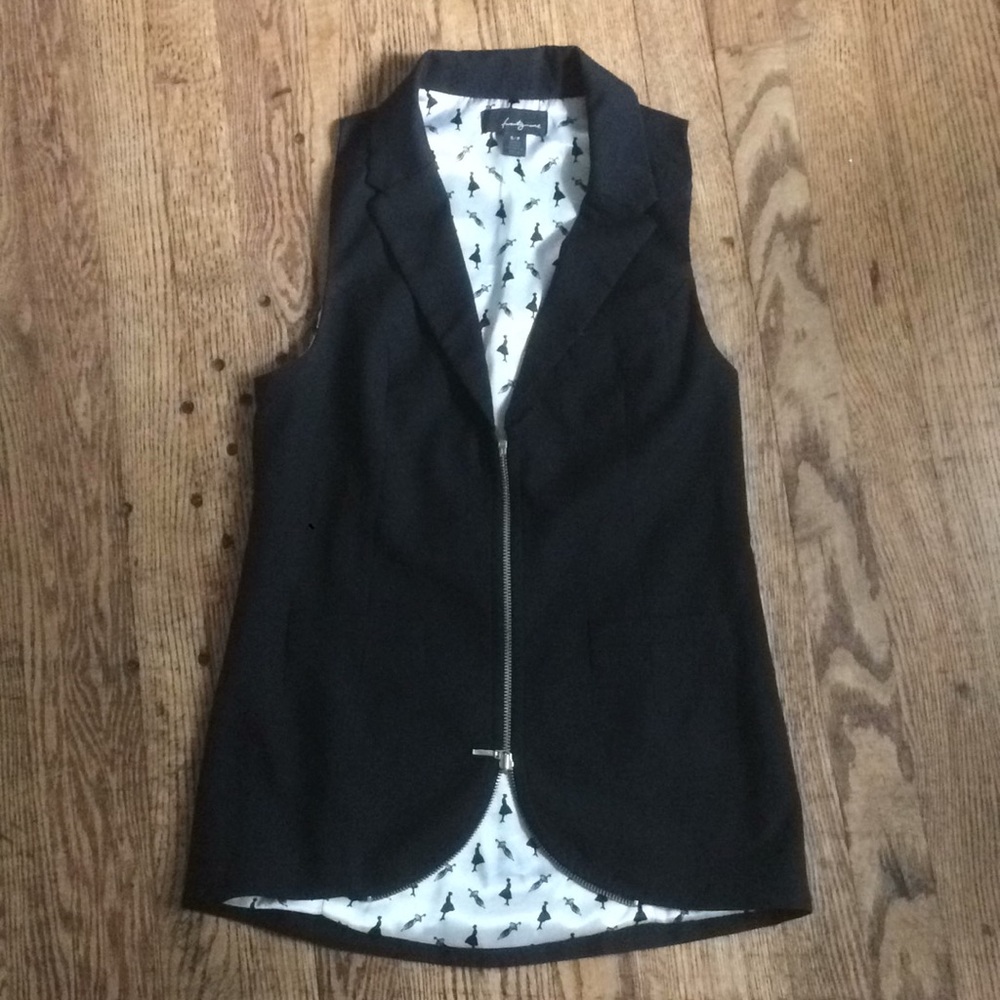 Forever 21 Black Zip Up Vest size Small